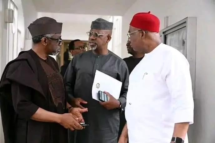 Jonathan visits Tinubu in Aso Villa (photos)