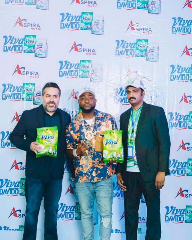 Singer, Davido signs partnership deal with detergent company