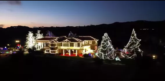 Jamie Foxx converts his home to a wonderland for Christmas to fulfil a dream he had as a child (video)