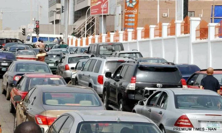 Fuel scarcity hits Abuja as long queues surfaces at petrol stations