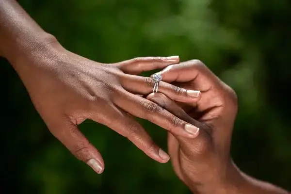 Drama as lady vows to return engagement ring if fiancé doesn't marry her in 6 months