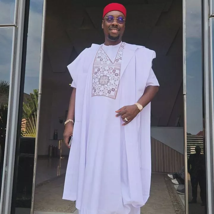 Obi Cubana sprays bales of money at Jowizaza's sister's wedding