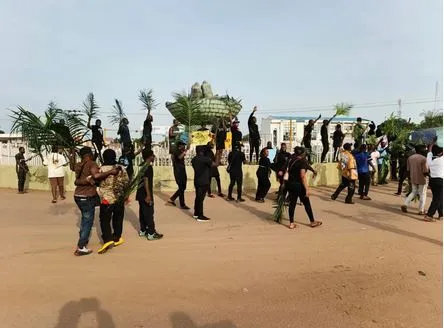 BREAKING: Protest Breaks Out In Benue As Angry Youths Block Abuja-Makurdi Highway (Photos)