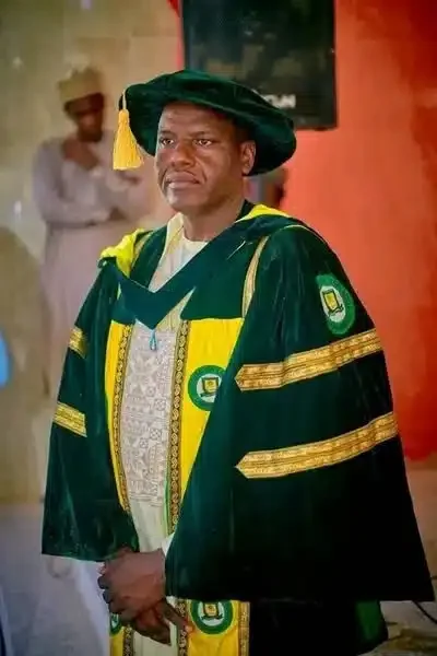 University professor who sells vegetables advises youths