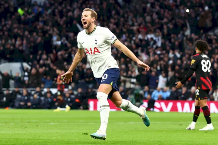 Manchester United are targeting Harry Kane but Tottenham would prefer to sell to a club outside of the Premier League
