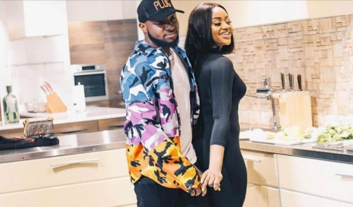 “God knows the best” – Reactions as old videos of Davido fondling Chioma’s chest resurface