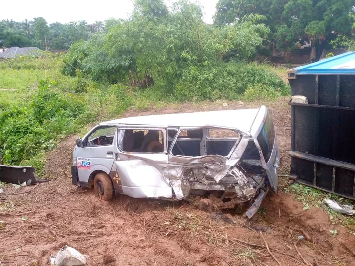 Three Dies as Truck Loses Control on Port Harcourt-Enugu Expressway (Photos)