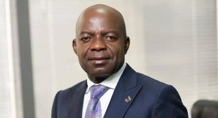 Otti begins payment of 8-year salary arrears to judicial workers in Abia