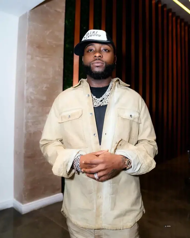 Davido hailed for respectfully greeting Governor Alex Otti in viral video