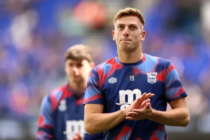 Ipswich Town's Liam Delap warming up prior to kick-off before the Premier League match at Portman Road, Ipswich. Picture date: Sunday May 25, 2025. PA Photo. See PA story SOCCER Ipswich. Photo credit should read: Rhianna Chadwick/PA Wire. RESTRICTIONS: EDITORIAL USE ONLY No use with unauthorised audio, video, data, fixture lists, club/league logos or 'live