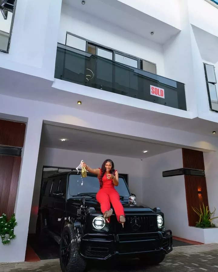 BBNaija Chomzy receives new house in Lekki as gift from husband