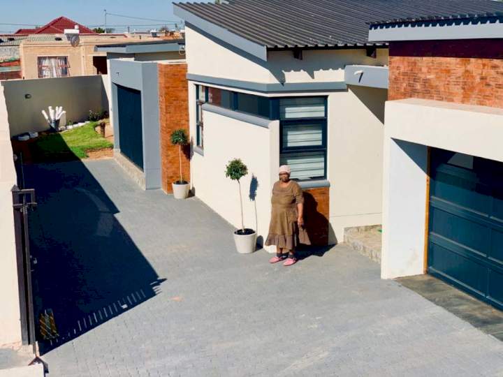 'We once went through real poverty' - Man surprises his mother with a new house