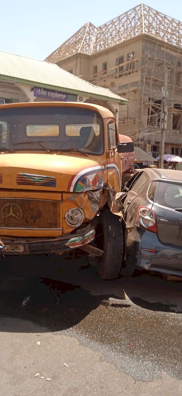 Pregnant woman escapes death as she rams her car into water tanker in Jos 