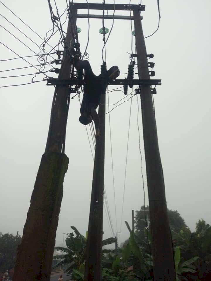 Suspected vandal electrocuted while allegedly stealing transformer cable in Akwa Ibom (graphic photos)