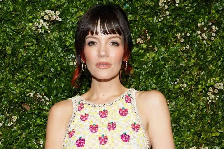 Singer Lily Allen returned adopted puppy after it ate her family's passports