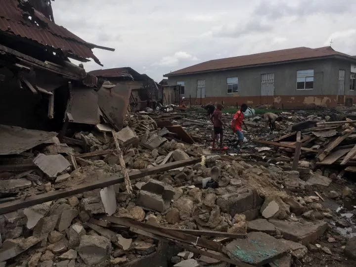 Over 3000 Lagos Residents in Distress, Rendered Homeless as Gov't Officials, Policemen Demolish, Set Fire to Buildings (Photos)