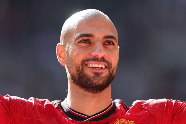 Amrabat saga takes intriguing twist as Man United update squad information