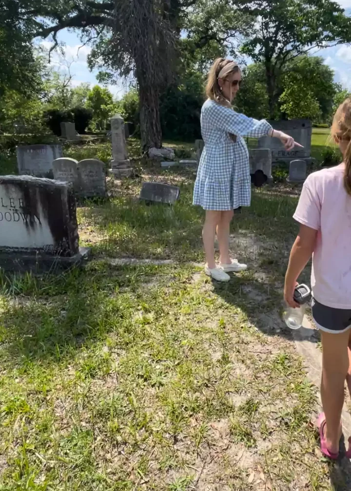 couple finds baby names in cemetary