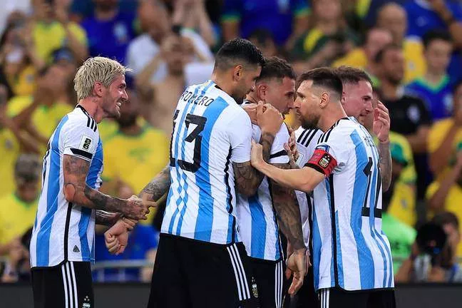 Otamendi celebrating his winner. (Image Credit: Getty)