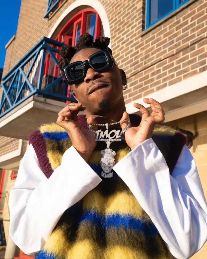 Mayorkun's diamond neck chain, reportedly worth millions of dollars, stolen in Calabar