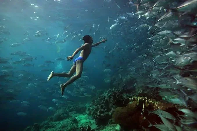 Meet The Bajau People Who Spend Most of Their Lives Underwater, Here Is How They Survive (Photos)