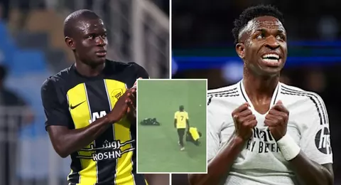 See humility - Fans compare N'Golo Kante to Vinicius Jr. after Al-Ittihad star stopped to clean up pitch in middle of a match (Video)