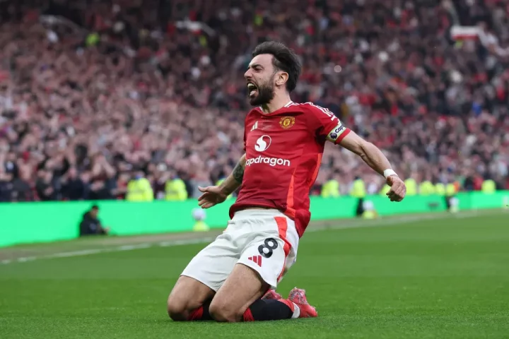 Fernandes looks set to stay at United