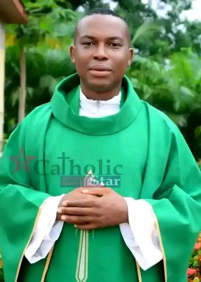 Suspected Herdsmen Shoot Catholic Priest In Benue Suspected Herdsmen Shoot Catholic Priest In Benue