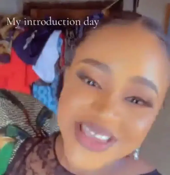 Beautiful Ebonyi bride receives set of brassieres, pack of tissue paper from her husband-to-be as bride price