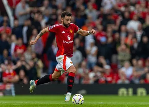 Bruno Fernandes in action for Man United -- Imago