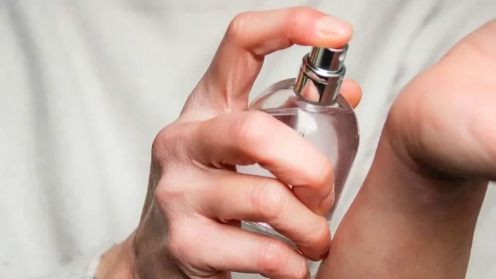 Never apply perfume on these 7 body parts, know tips to prevent infection