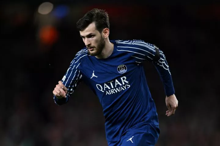 LONDON, ENGLAND - APRIL 29: Khvicha Kvaratskhelia of Paris Saint-Germain during the UEFA Champions League 2024/25 Semi Final First Leg match between Arsenal FC and Paris Saint-Germain at Emirates Stadium on April 29, 2025 in London, England. (Photo by Justin Setterfield/Getty Images) (Photo by Justin Setterfield/Getty Images)
