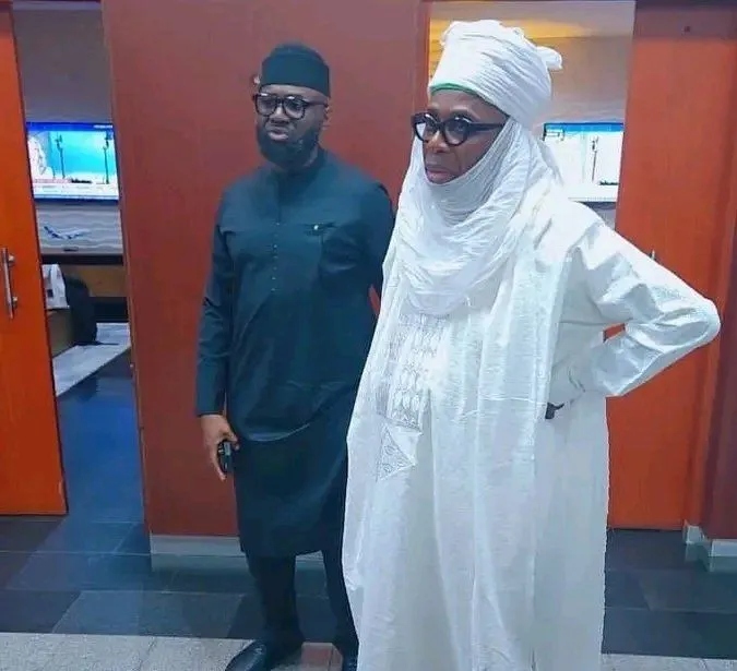 Former Minister of Transport, Rotimi Amaechi, adorns Northern attire to Buhari's funeral (photos) Former Minister of Transport, Rotimi Amaechi, adorns Northern attire to Buhari's funeral (photos)