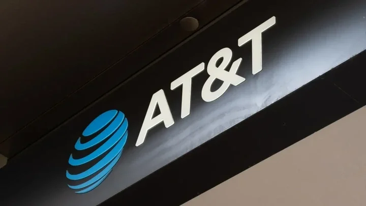 at&t sign outside storefront