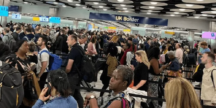 UK travellers stranded as airports eGates shut down nationwide