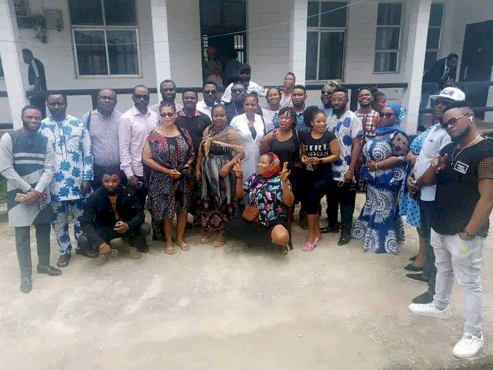 Friends celebrate as court grants bail to Nollywood actor Moses Armstrong after being detained for allegedly raping minor 