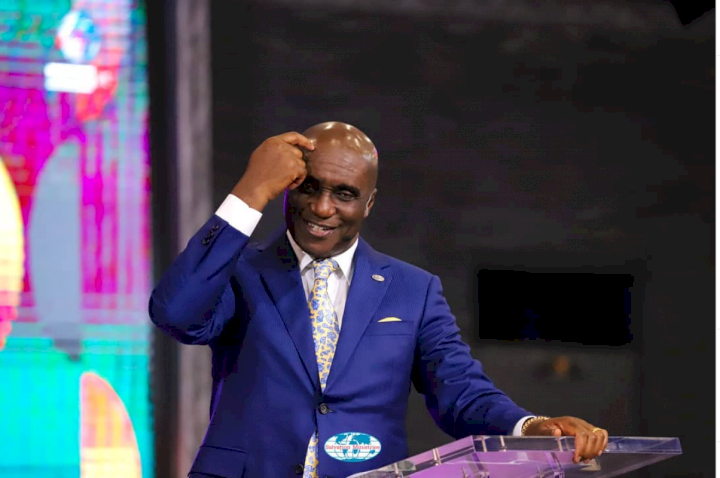 You will have an accident with that car - Clergyman David Ibiyeomie lays curses on yahoo boys and policemen who collect bribe to release them after being arrested (video)