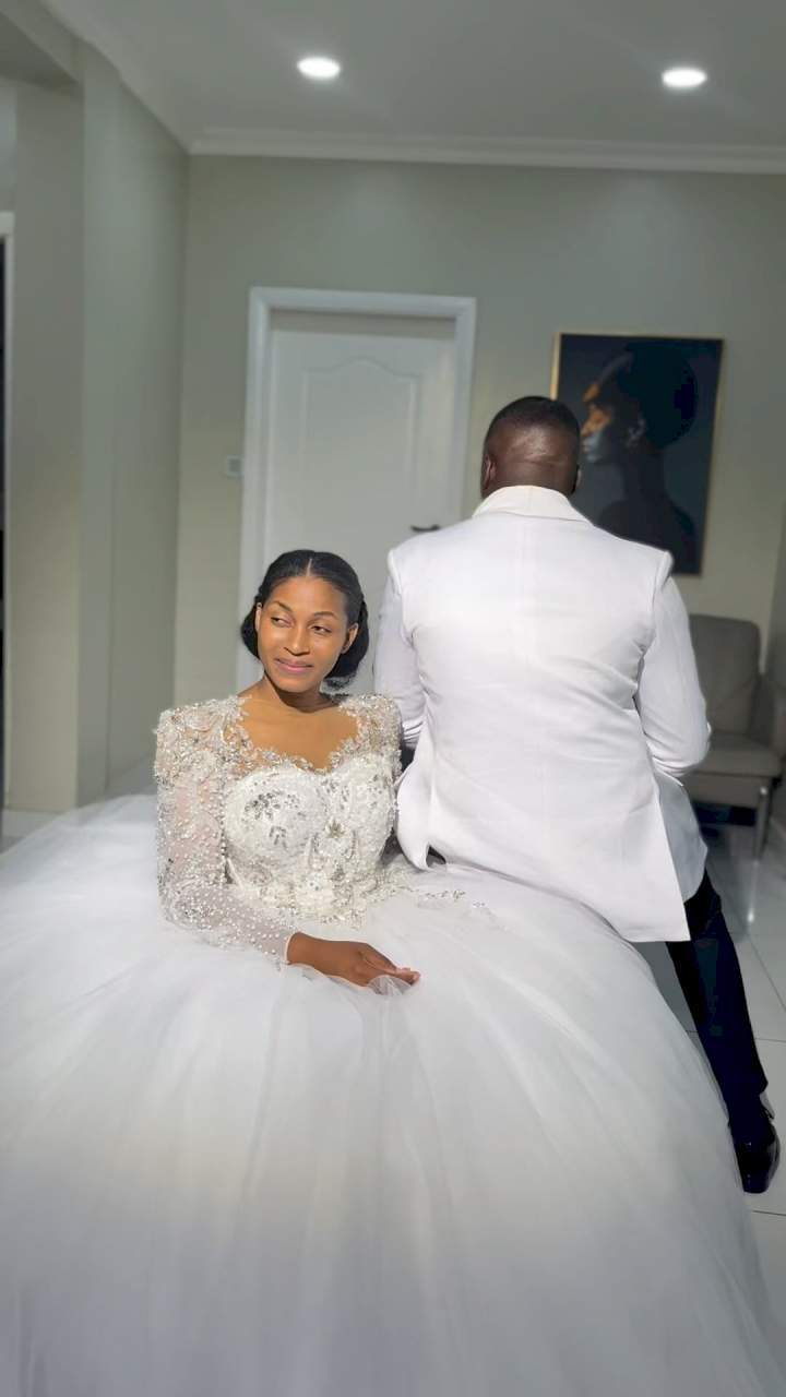 Beautiful Bride celebrated online after she opted to go 'Natural' on her wedding day (VIDEO)