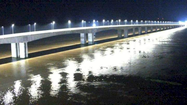 Second Niger Bridge: Julius Berger tests streetlights