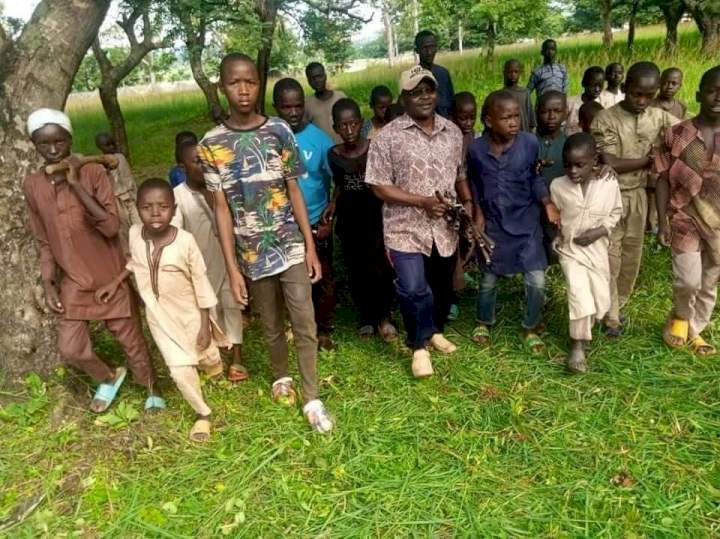 Christians join Muslims to clear grass at Kaduna mosque ahead of Sallah 