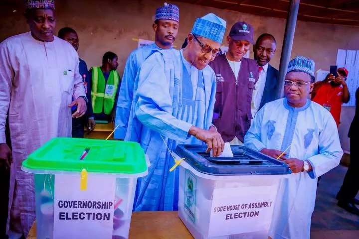 Gov polls: If they give money, collect but vote your candidate - President Buhari advices Nigerians as he casts his vote (photos)