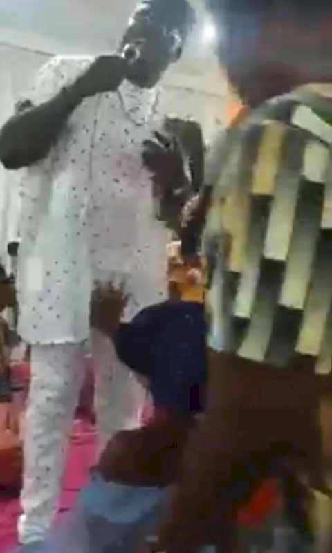 Dance or Seduction? Lady Touches Singer's Genital Area While Dancing With Him On Stage (Video)