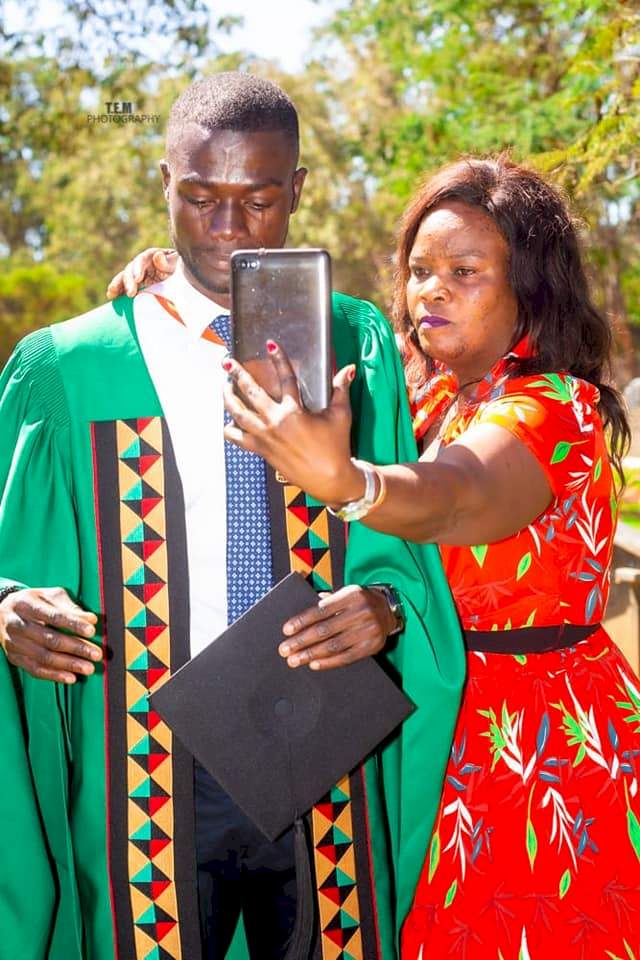 'I came here to say thank you papa' - Young graduate dedicates his certificate to his late dad at his grave