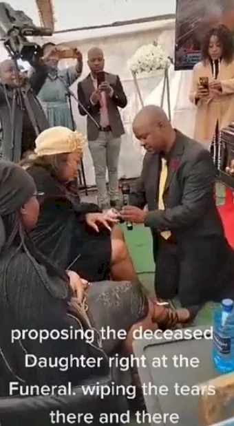 South African man goes viral after he proposed to his girlfriend at her father's funeral (video)